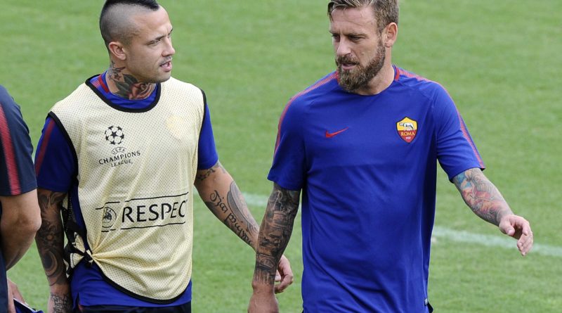 DE ROSSI NAINGGOLAN DURANTE ALLENAMENTO CHAMPIONS