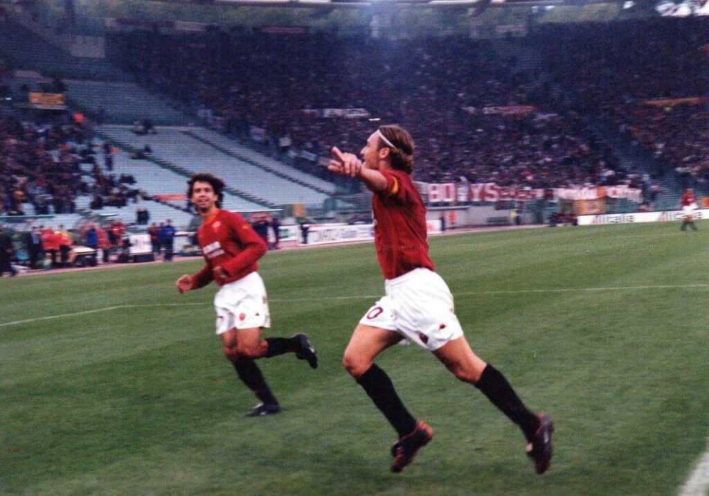 2000 11 12 ROMA REGGINA totti esultanza