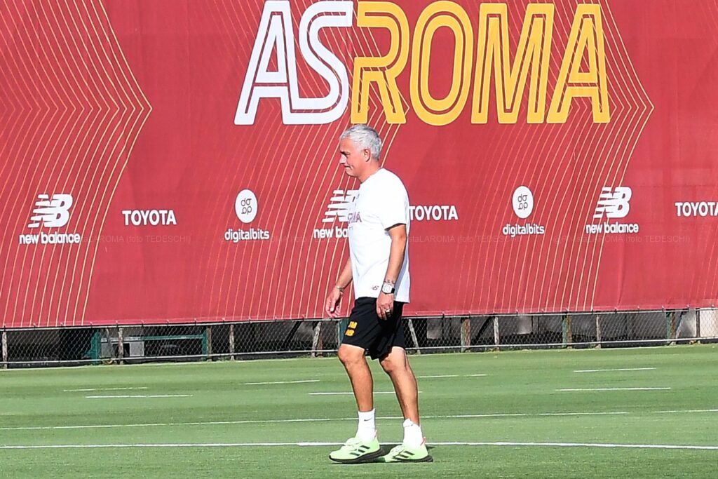 Allenamento a trigoria MOURINHO