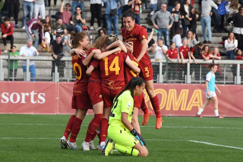 MILAN BATTUTO ROMA ESULTA e IN FINALE 2