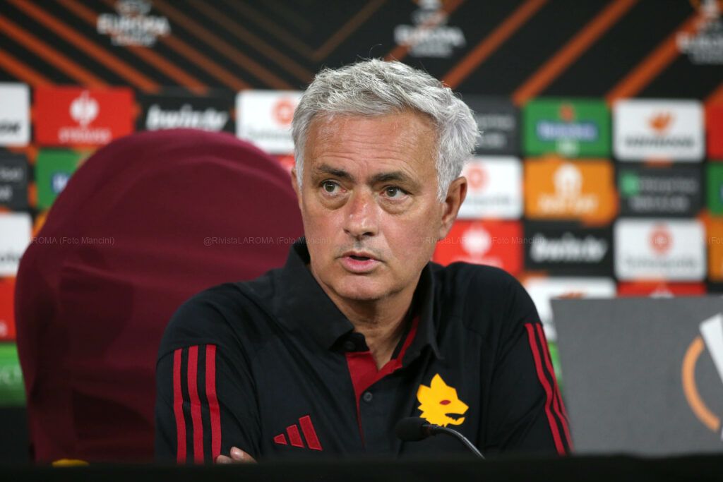 2023 10 04 conferenza stampa MOURINHO GINO2399