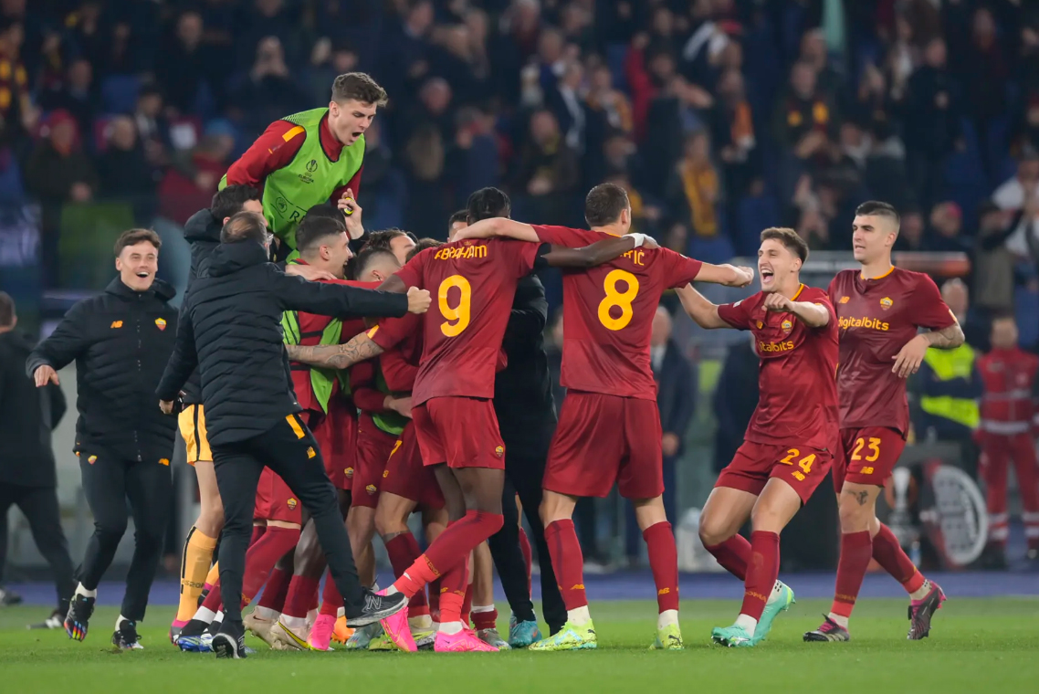 Roma, la rifinitura alla vigilia del Feyenoord: Pellegrini e