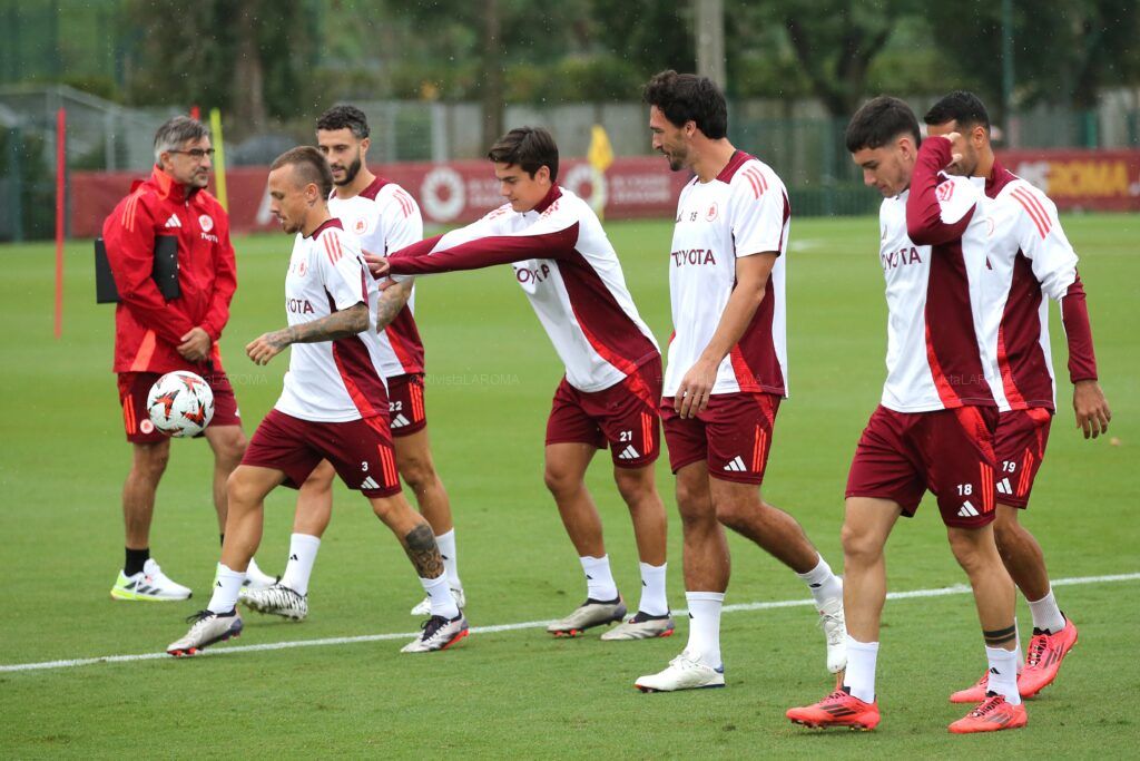 2024-10-23 allenamento trigoria gruppo dybala