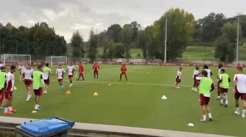 2024-10-23 allenamento trigoria gruppo