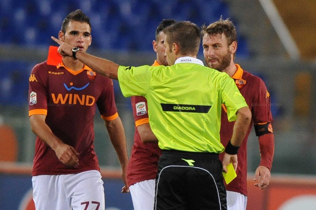 TACHTSIDIS ESPULSO Roma Udinese 28.10.2012 1 red