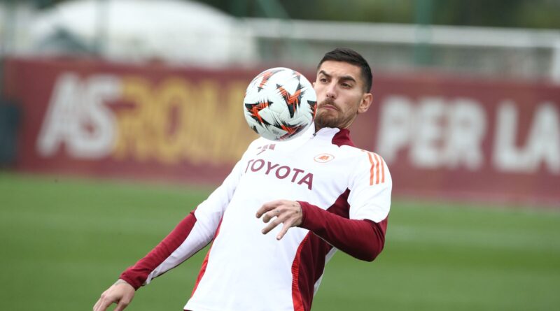 2025-02-19 allenamento trigoria pellegrini