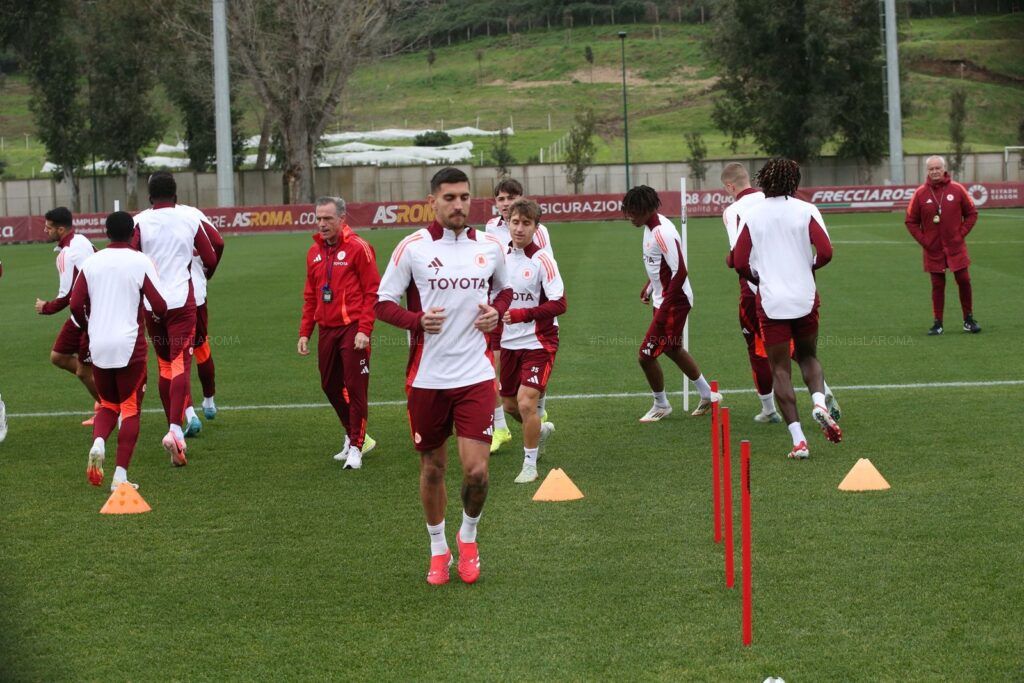 2025-02-19 allenamento trigoria gruppo